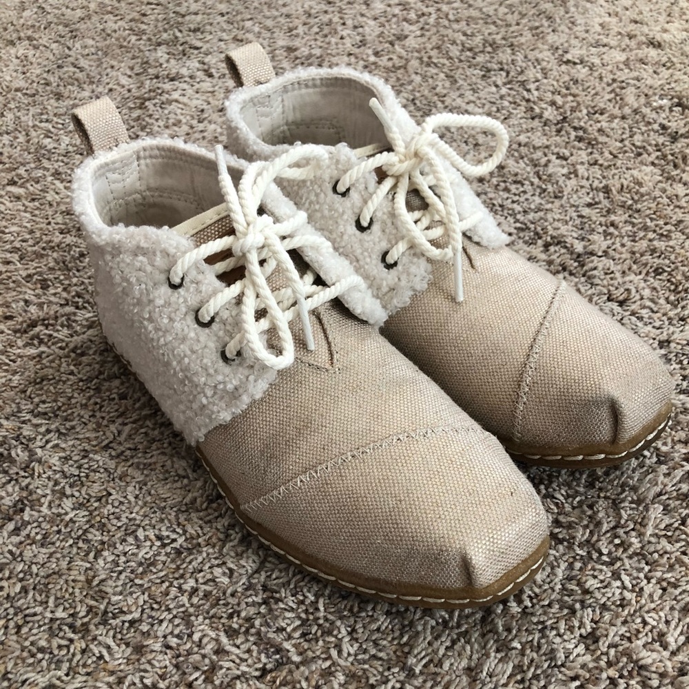 Toms Iridescent w/ Fur Shoes